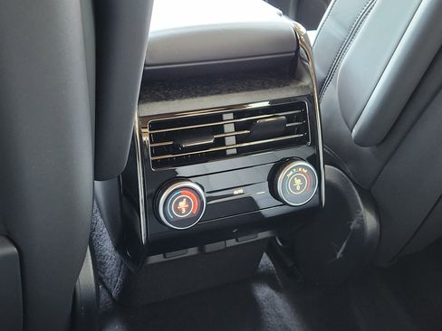 Certified 2025 Land Rover Range Rover Sport Autobiography image 32