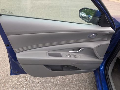 Certified 2023 Hyundai Elantra SEL w/ Convenience Package FWD image 15