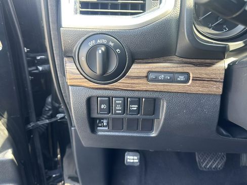 Used 2017 Nissan Titan SL RWD image 16