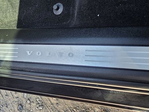 Certified 2022 Volvo XC60 B6 R-Design w/ Climate Package image 26