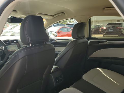 Used 2019 Ford Fusion SE w/ Equipment Group 151A image 14