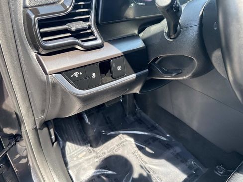 Used 2023 Kia Sportage EX AWD/4WD image 21