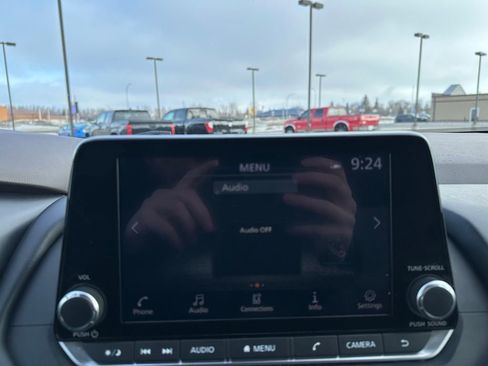 Used 2023 Nissan Rogue SV image 19