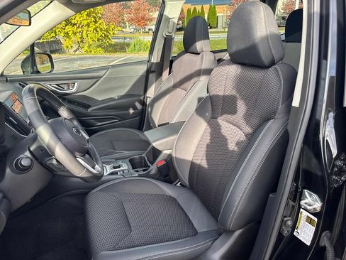 Used 2023 Subaru Forester Premium image 17