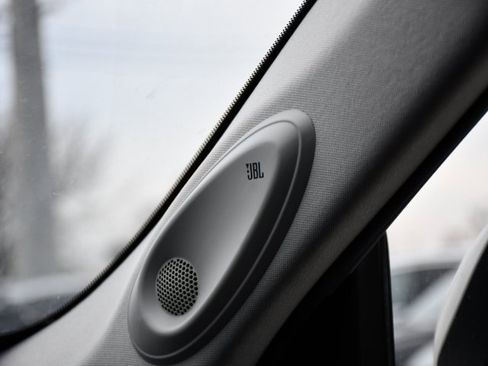 Used 2020 Toyota Highlander Limited image 14