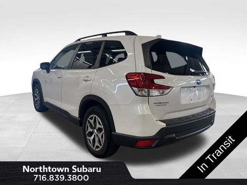 Used 2020 Subaru Forester Premium AWD/4WD image 3