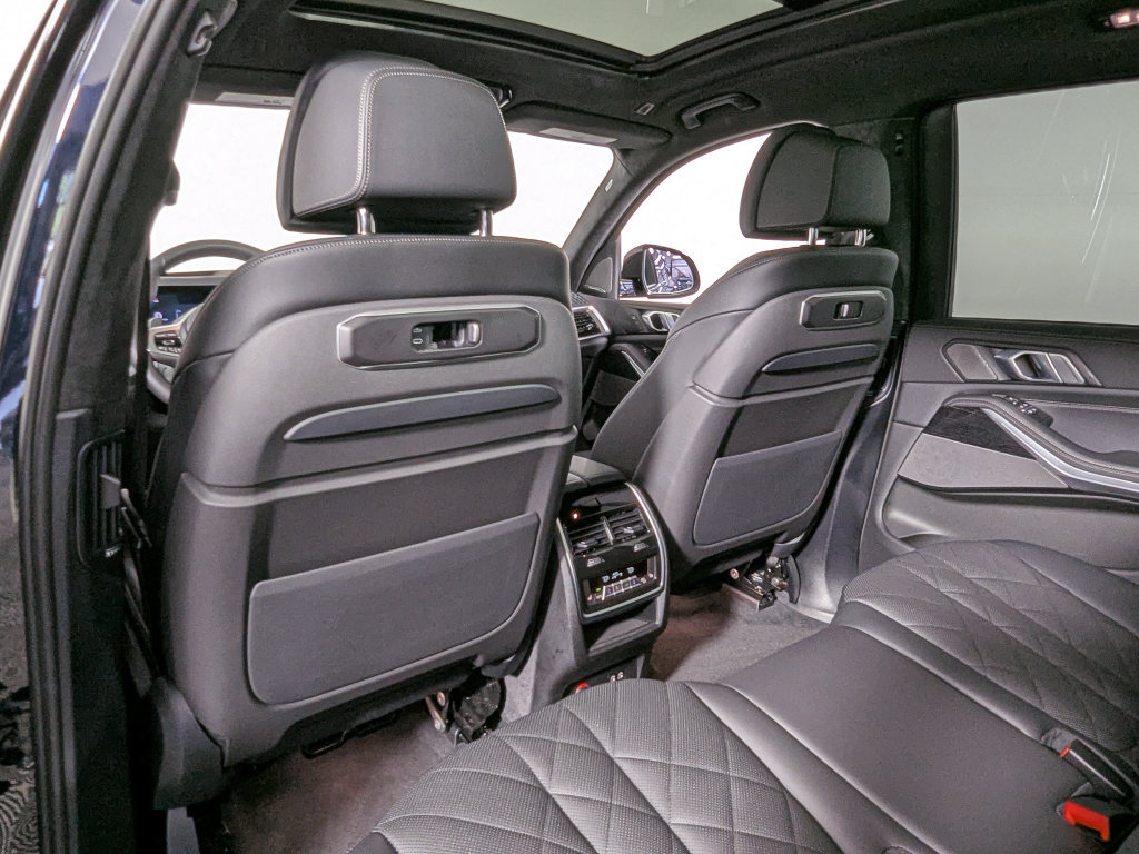 Used 2026 BMW X7 xDrive40i w/ M Sport Package AWD/4WD image 49