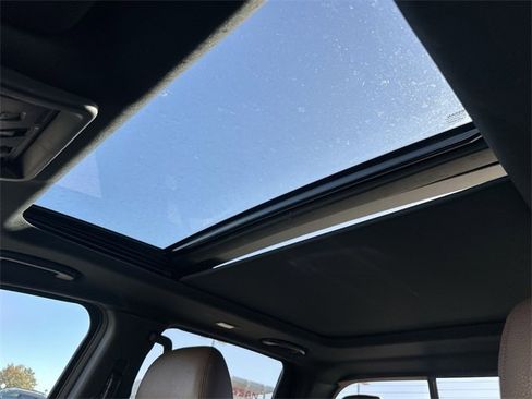 Certified 2024 Nissan Titan Platinum Reserve w/ Moonroof Package image 16