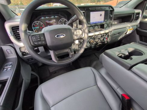 Used 2024 Ford F250 XL w/ XL Chrome Package image 17