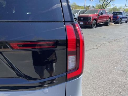 New 2026 Ford Expedition Platinum w/ Stealth Performance Package image 36