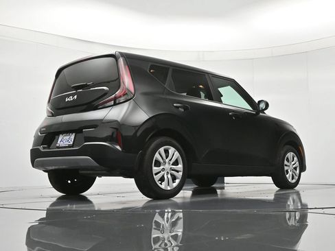 Used 2024 Kia Soul LX FWD image 40