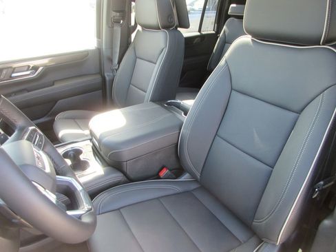 New 2026 GMC Yukon XL Elevation w/ Elevation Premium Package AWD/4WD image 11