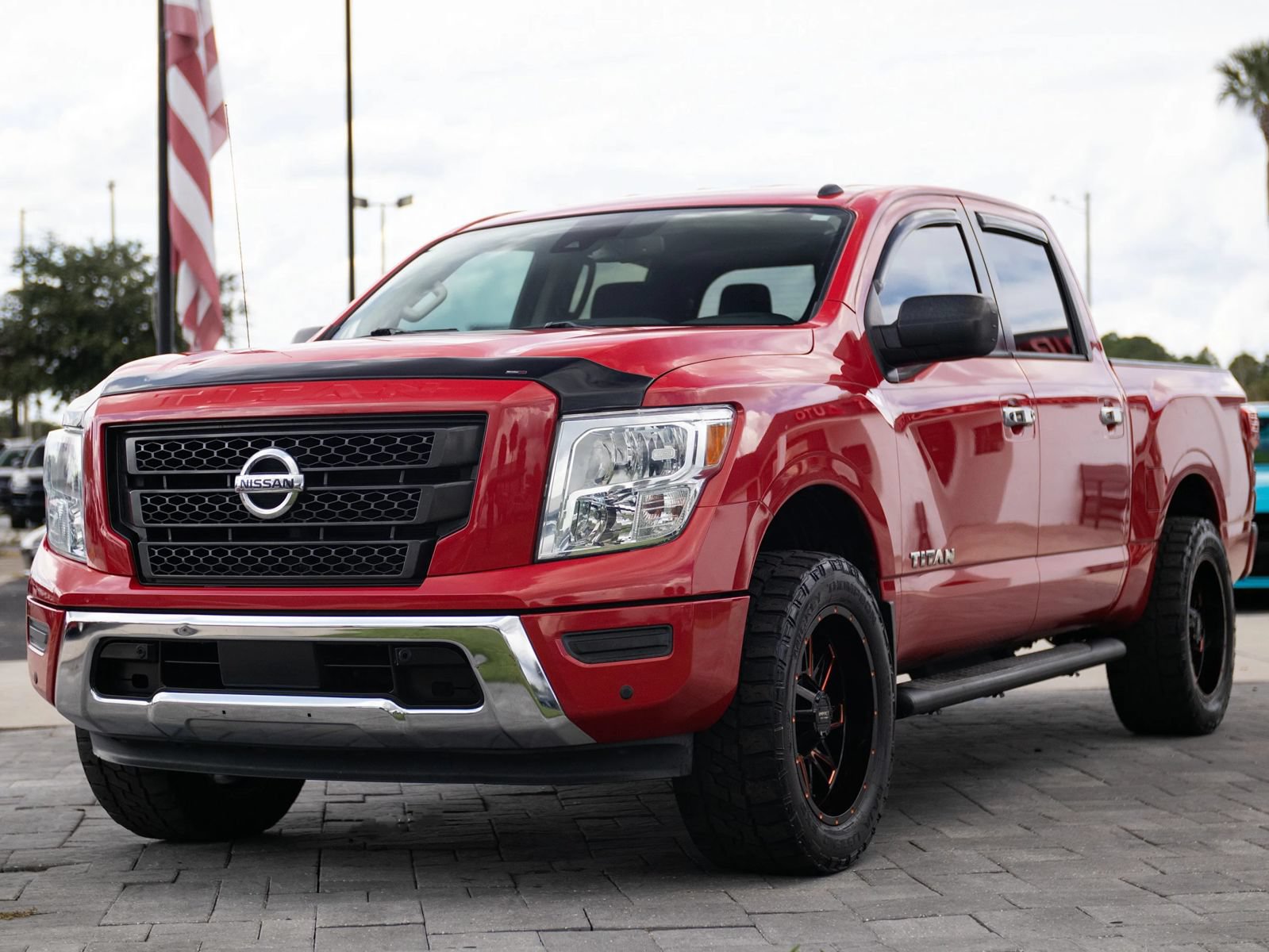 Used 2021 Nissan Titan SV w/ SV Convenience Package RWD image 5