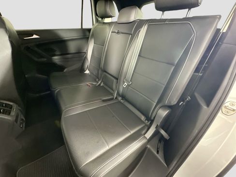 Certified 2021 Volkswagen Tiguan SE R-Line image 23