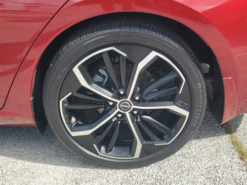 Certified 2024 Nissan Altima 2.5 SR w/ SR Premium Package FWD image 9