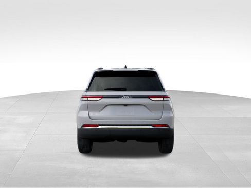 New 2025 Jeep Grand Cherokee Laredo X w/ Trailer Tow Package AWD/4WD image 8