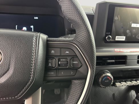 Used 2025 Toyota Tacoma TRD Off-Road image 27