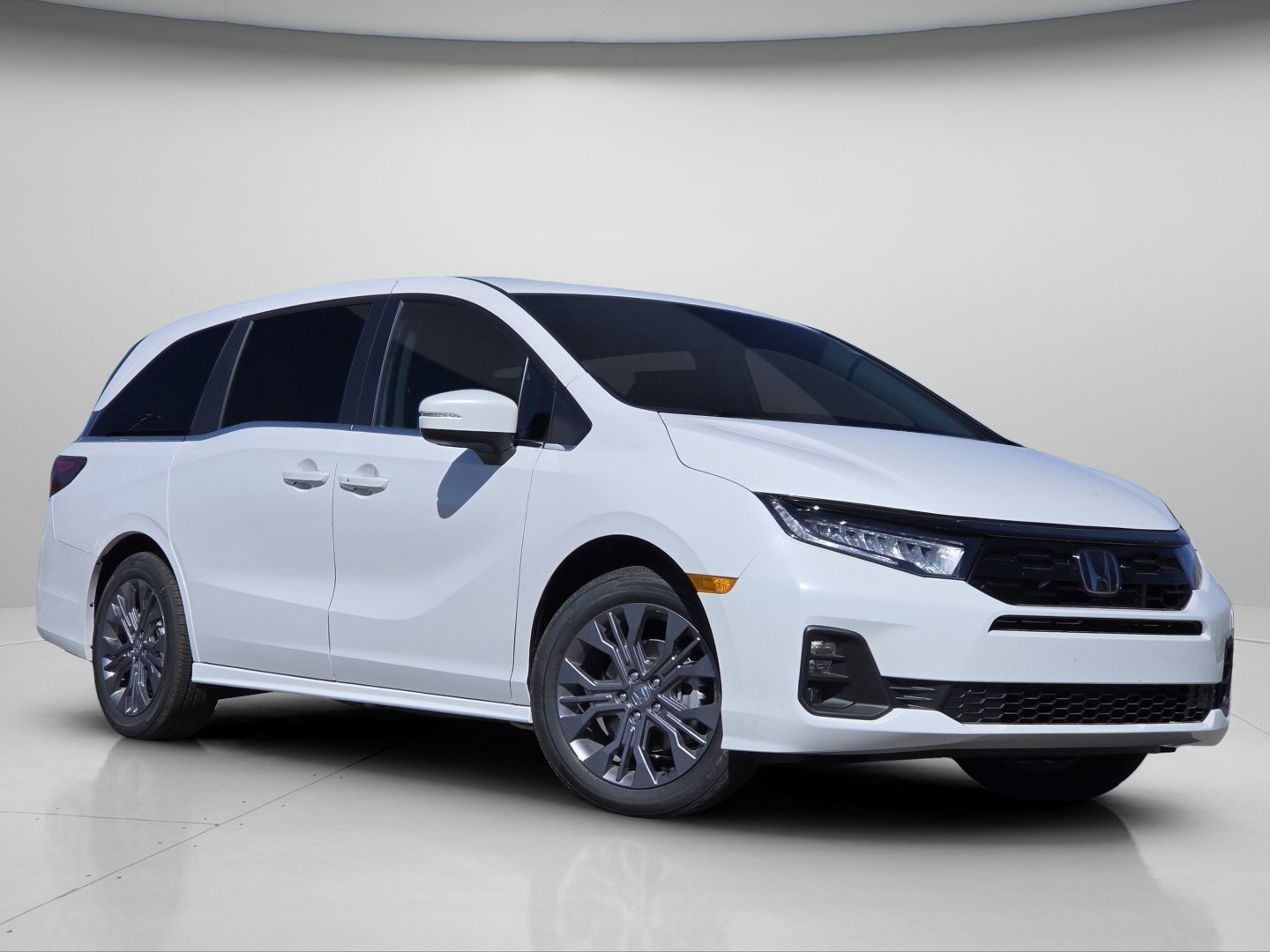 New 2027 Honda Odyssey Touring image 2