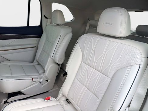 New 2026 Buick Enclave Avenir w/ Super Cruise Package image 12