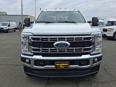 New 2025 Ford F350 XL w/ XL Chrome Package image 2