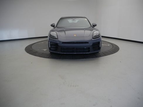 Certified 2025 Porsche Panamera image 10