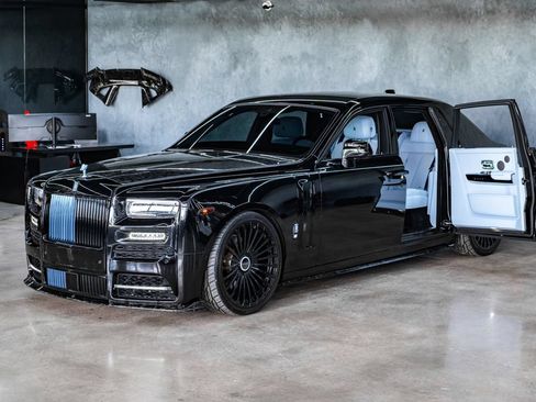 Used 2026 Rolls-Royce Phantom Sedan RWD image 12