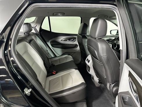 Used 2022 GMC Terrain SLT image 27