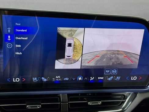 New 2025 Chevrolet Equinox EV LT w/ Convenience Package II image 9