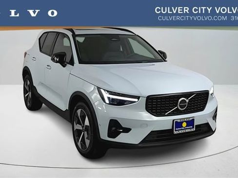 Used 2026 Volvo XC40 B5 Plus w/ Climate Package AWD/4WD image 1