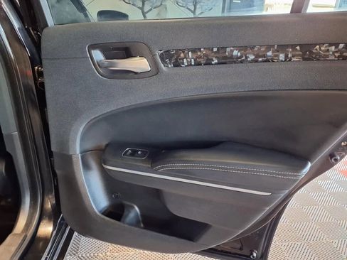 Used 2019 Chrysler 300 S AWD/4WD image 8