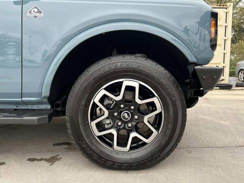 Used 2022 Ford Bronco Outer Banks image 8