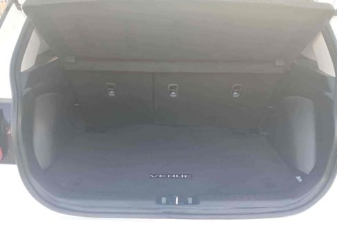 Used 2025 Hyundai Venue SEL FWD image 16