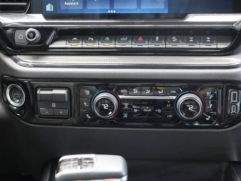 Used 2024 Chevrolet Silverado 1500 ZR2 w/ Technology Package AWD/4WD image 21