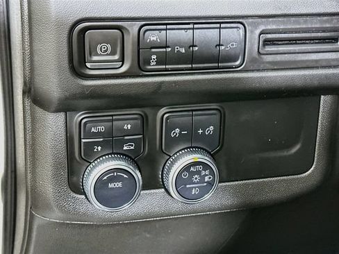 Used 2021 GMC Yukon SLT w/ SLT Premium Package AWD/4WD image 14