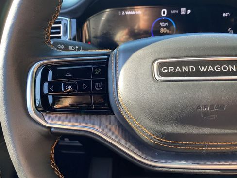 Used 2023 Jeep Grand Wagoneer Series III AWD/4WD image 20
