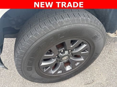 Used 2021 Toyota Tacoma SR5 image 7