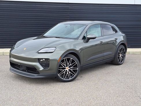 New 2026 Porsche Macan 4 Electric image 1