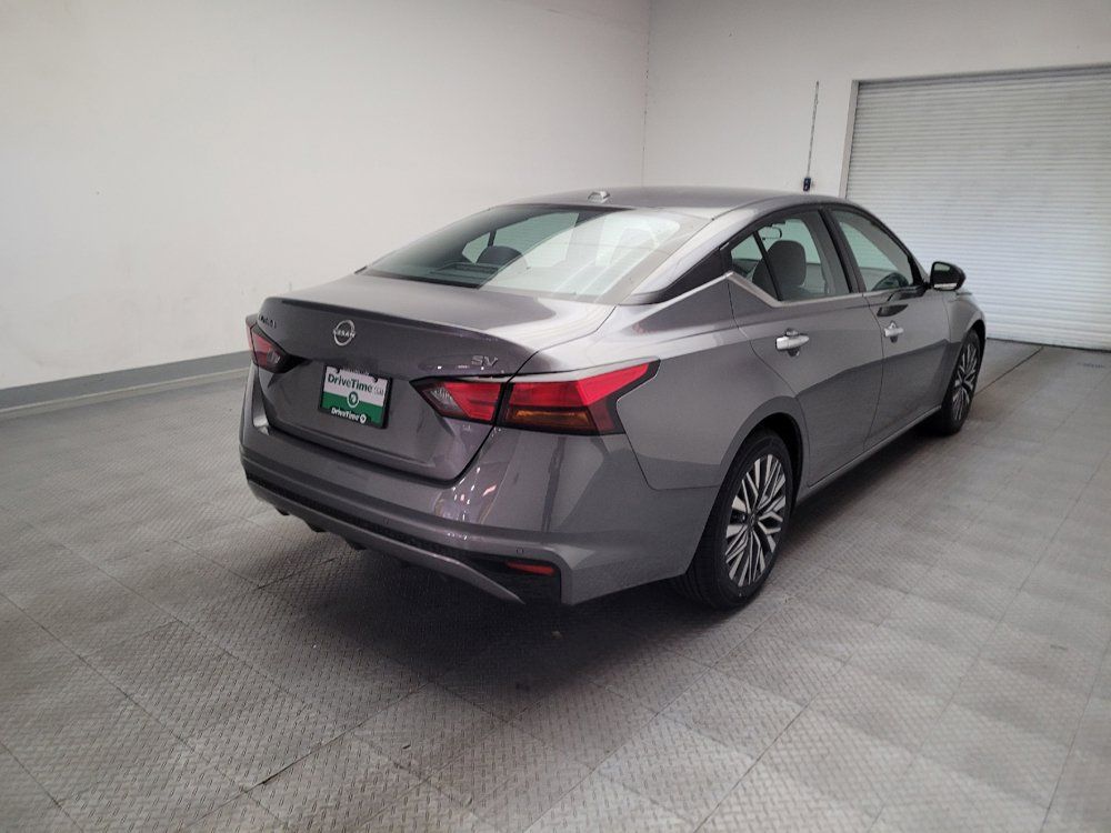 Used 2024 Nissan Altima 2.5 SV FWD image 9