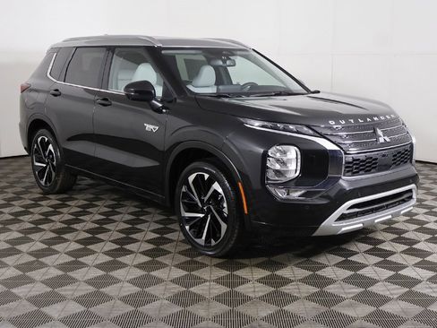 New 2025 Mitsubishi Outlander SEL image 2