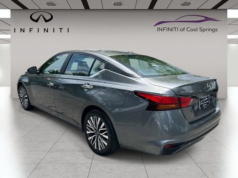Used 2025 Nissan Altima 2.5 SV FWD image 5