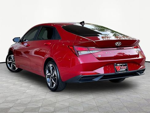 Used 2023 Hyundai Elantra SEL w/ Convenience Package FWD image 4