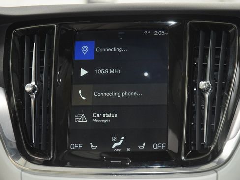 Used 2020 Volvo V60 T5 Momentum w/ Premium Package image 29