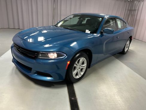 Used 2022 Dodge Charger SXT image 3