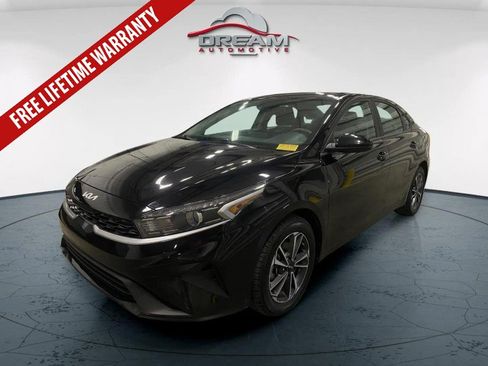 Used 2024 Kia Forte LXS FWD image 3