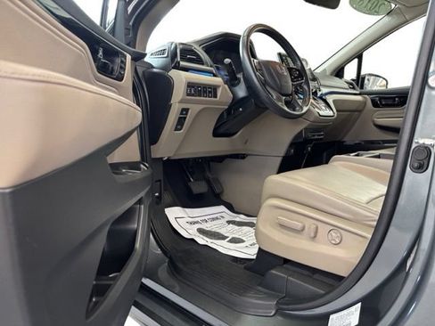 Used 2018 Honda Odyssey Elite image 8