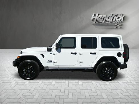 Used 2025 Jeep Wrangler Sahara w/ Safety Group image 10