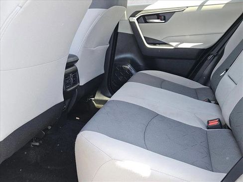 Used 2020 Toyota RAV4 XLE w/ Carpet Mat Package FWD image 23