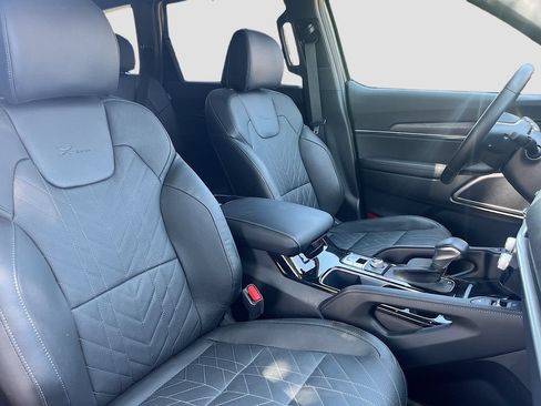 Used 2025 Kia Telluride EX X-Line AWD/4WD image 30