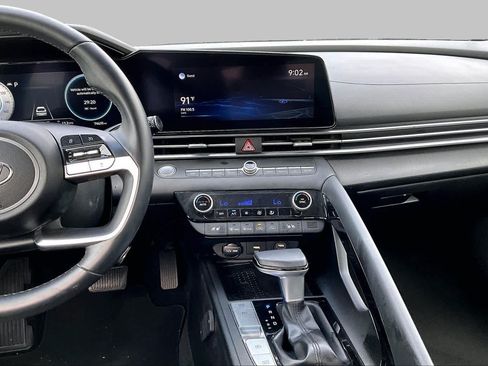 Used 2021 Hyundai Elantra Limited w/ Cargo Package FWD image 5
