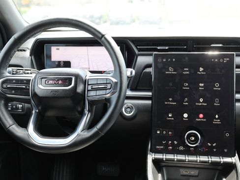 Used 2025 GMC Terrain Elevation AWD/4WD image 21